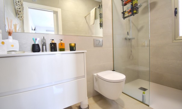 Återförsäljning - Fristående villa -
Orihuela Costa - Villamartin