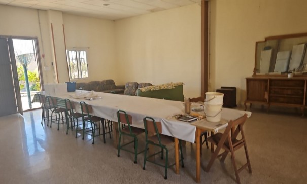 Återförsäljning - Finca lantlig egendom -
Albatera