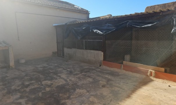 Återförsäljning - Finca lantlig egendom -
Albatera