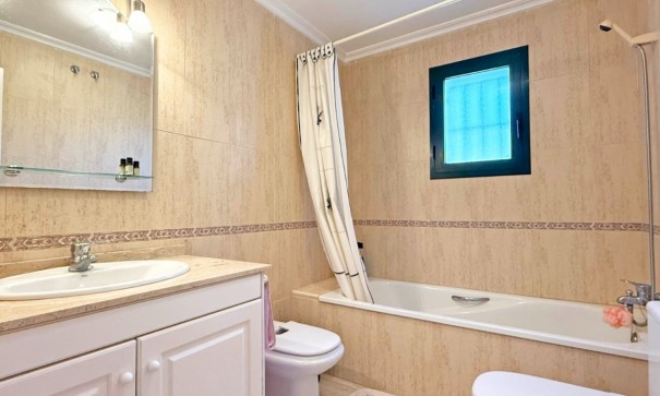 Venta - Apartamento piso -
Orihuela Costa - Lomas de Campoamor