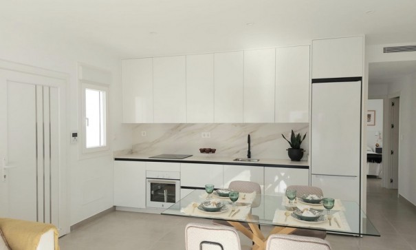 Videresalg - Finca landejendom -
Roldan