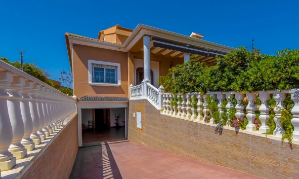 Sale - Finca Country Property -
Torrevieja