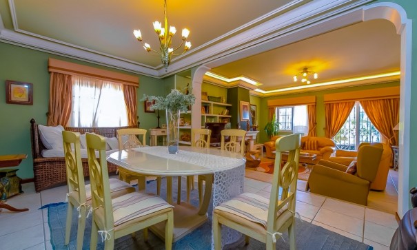 Sale - Finca Country Property -
Torrevieja