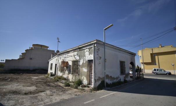 Resale - Finca Landgut -
Daya Nueva