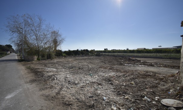 Resale - Finca Landgut -
Daya Nueva