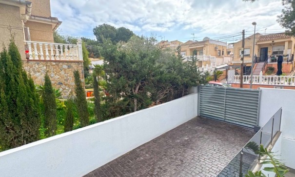 Sprzedaż - Willa wolnostojąca -
Torrevieja - Los Balcones - Los Altos del Edén