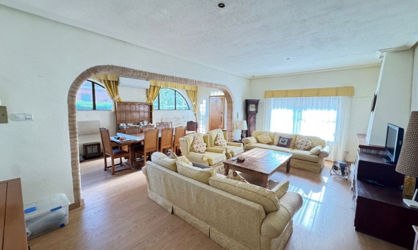 Resale - Freistehende Villa -
Cabo Roig