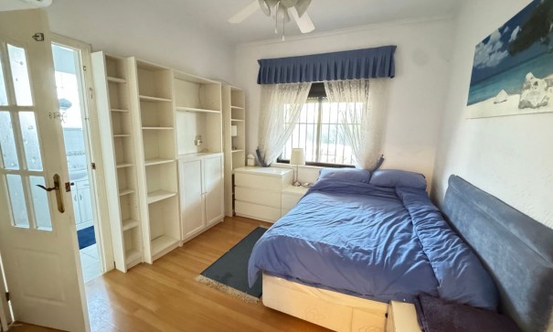 Resale - Freistehende Villa -
Cabo Roig