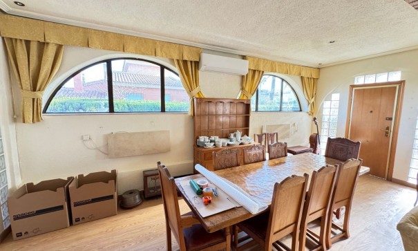 Resale - Freistehende Villa -
Cabo Roig