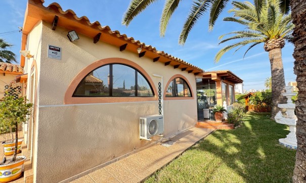 Resale - Freistehende Villa -
Cabo Roig