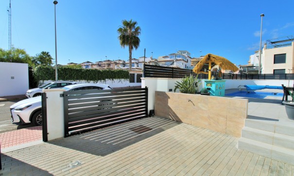 Resale - Freistehende Villa -
Villamartín