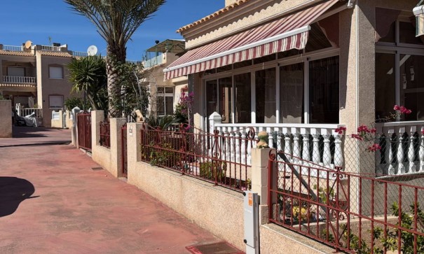 Sale - Detached Villa -
Algorfa - Montemar