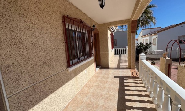 Sale - Detached Villa -
Algorfa - Montemar