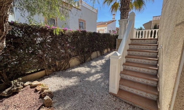 Sale - Detached Villa -
Algorfa - Montemar