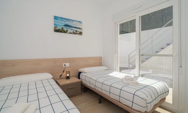 Sprzedaż - Willa w zabudowie bliźniaczej -
Avileses