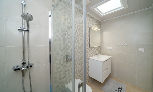 Sprzedaż - Willa w zabudowie bliźniaczej -
Avileses