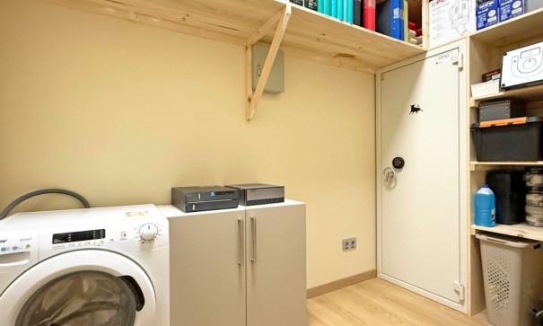 Videresalg - Kommerciel -
Torrevieja