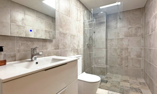 Videresalg - Kommerciel -
Torrevieja