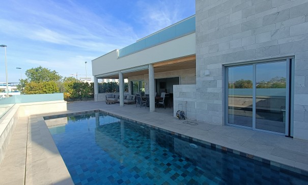 Sale - Detached Villa -
Benijofar