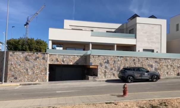 Fritliggende villa - Videresalg - Benijofar -
                Benijofar