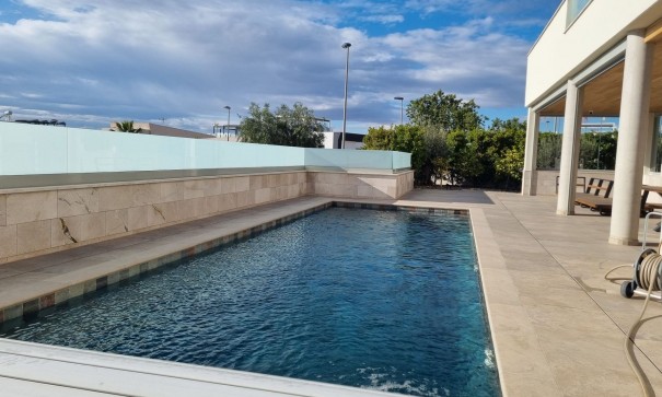 Videresalg - Fritliggende villa -
Benijofar