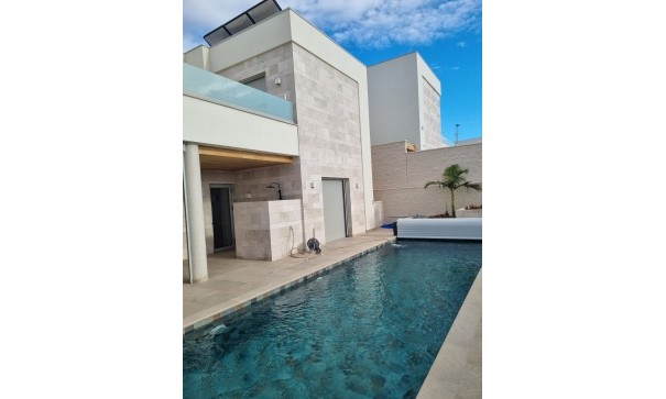 Videresalg - Fritliggende villa -
Benijofar