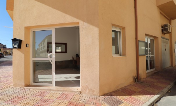 Resale - Kommerziell -
Jacarilla - Jacarilla - Town