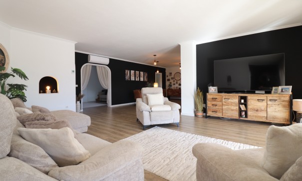 Återförsäljning - Finca lantlig egendom -
Rojales - Rojales - Country