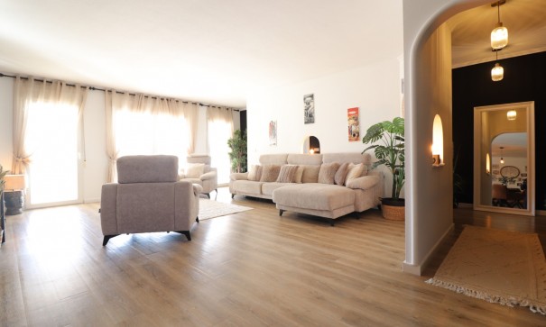 Återförsäljning - Finca lantlig egendom -
Rojales - Rojales - Country