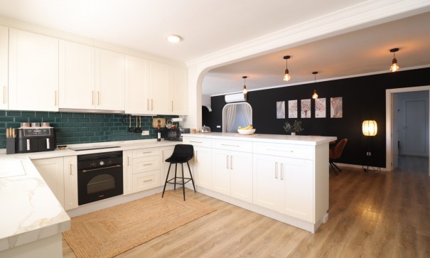 Återförsäljning - Finca lantlig egendom -
Rojales - Rojales - Country