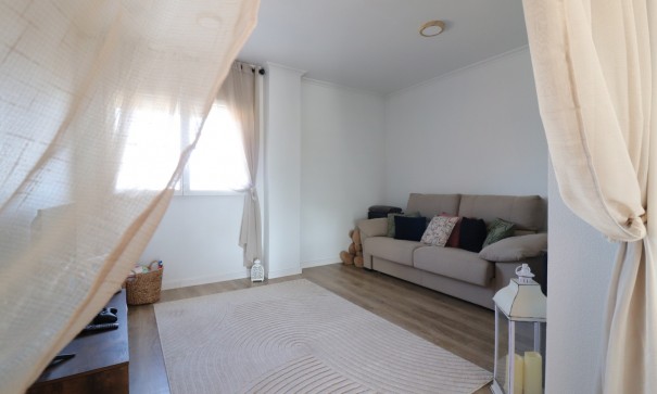 Återförsäljning - Finca lantlig egendom -
Rojales - Rojales - Country