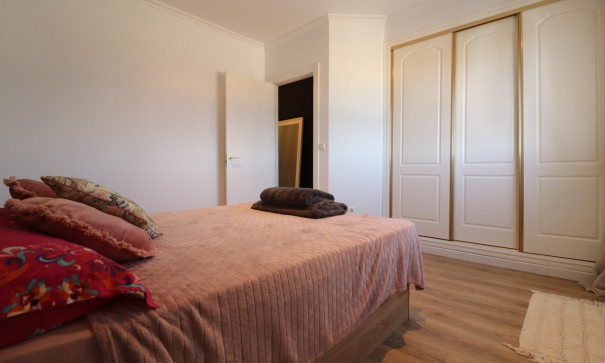 Återförsäljning - Finca lantlig egendom -
Rojales - Rojales - Country