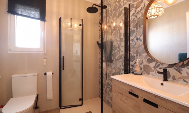 Återförsäljning - Finca lantlig egendom -
Rojales - Rojales - Country