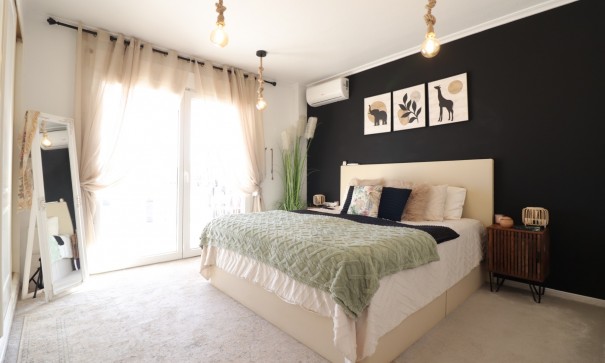 Återförsäljning - Finca lantlig egendom -
Rojales - Rojales - Country