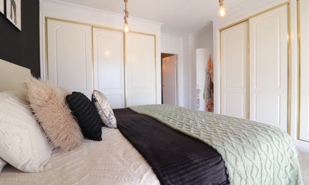 Återförsäljning - Finca lantlig egendom -
Rojales - Rojales - Country