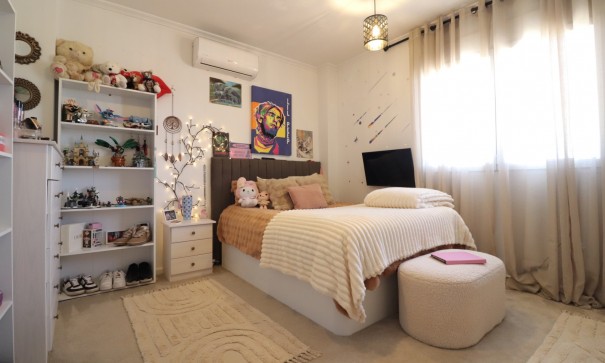 Återförsäljning - Finca lantlig egendom -
Rojales - Rojales - Country