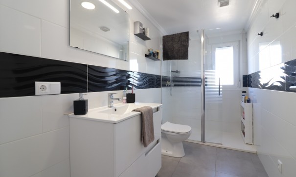 Återförsäljning - Finca lantlig egendom -
Rojales - Rojales - Country