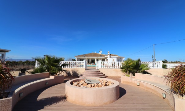 Återförsäljning - Finca lantlig egendom -
Rojales - Rojales - Country