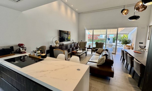 Sale - Detached Villa -
La Finca Golf - Algorfa