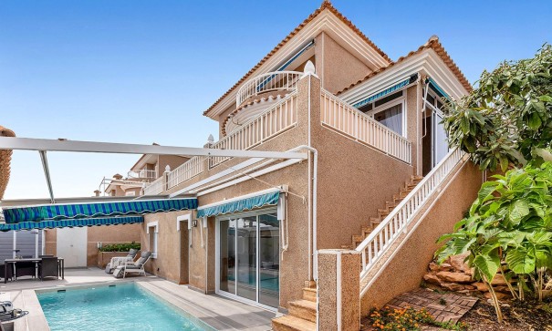 Återförsäljning - Fristående villa -
Torrevieja - Los Balcones - Los Altos del Edén