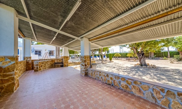 Herverkoop - Finca Landelijk pand -
Jacarilla