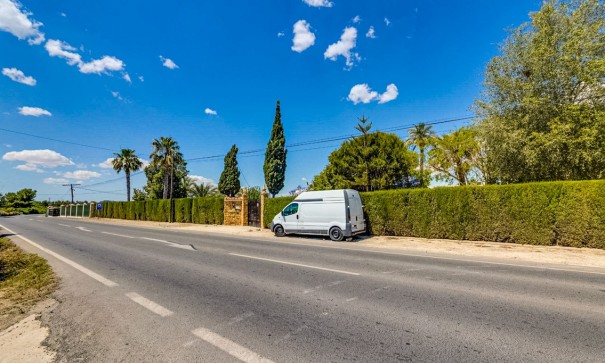 Herverkoop - Finca Landelijk pand -
Jacarilla