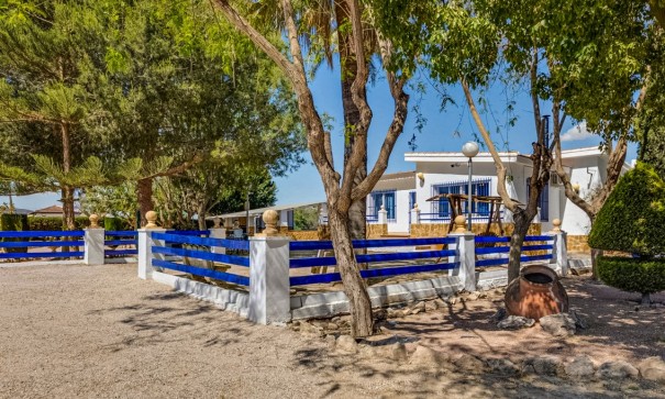 Herverkoop - Finca Landelijk pand -
Jacarilla