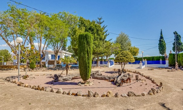 Herverkoop - Finca Landelijk pand -
Jacarilla