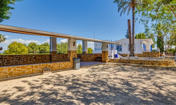 Herverkoop - Finca Landelijk pand -
Jacarilla