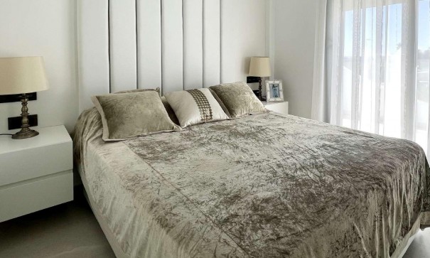 Nybyggeri - Fritliggende villa -
Rojales - Ciudad Quesada