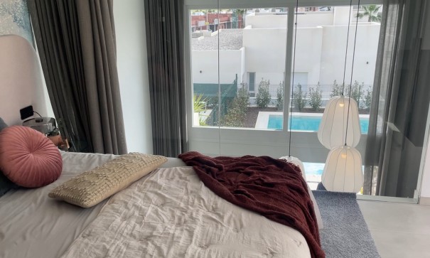 Sprzedaż - Willa w zabudowie bliźniaczej -
Algorfa