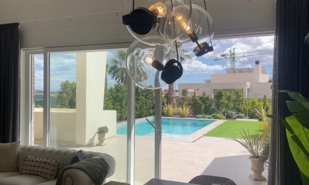 Resale - Freistehende Villa -
Algorfa