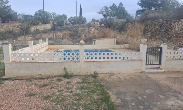 Återförsäljning - Finca lantlig egendom -
Hondón de las Nieves