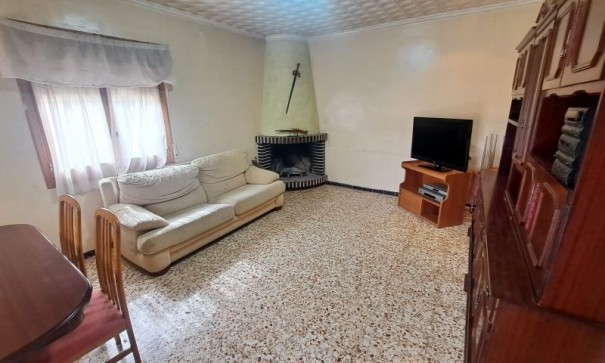 Återförsäljning - Finca lantlig egendom -
Hondón de las Nieves